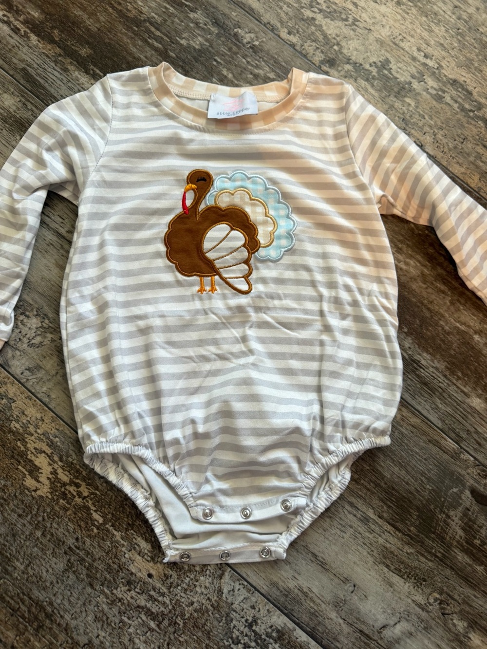 Cream & White Striped Turkey Appliqué One-Piece for Kids